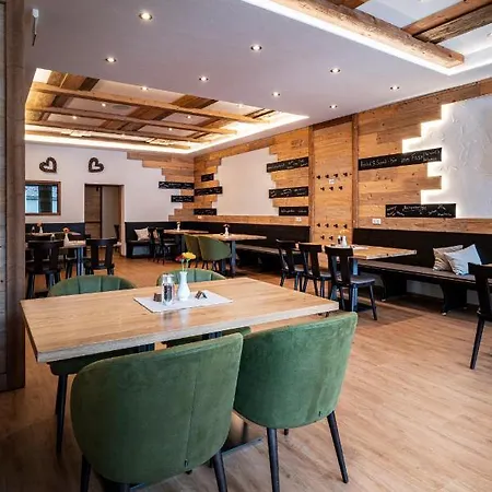 Zur Post E.k. Отель Вайшенфельд